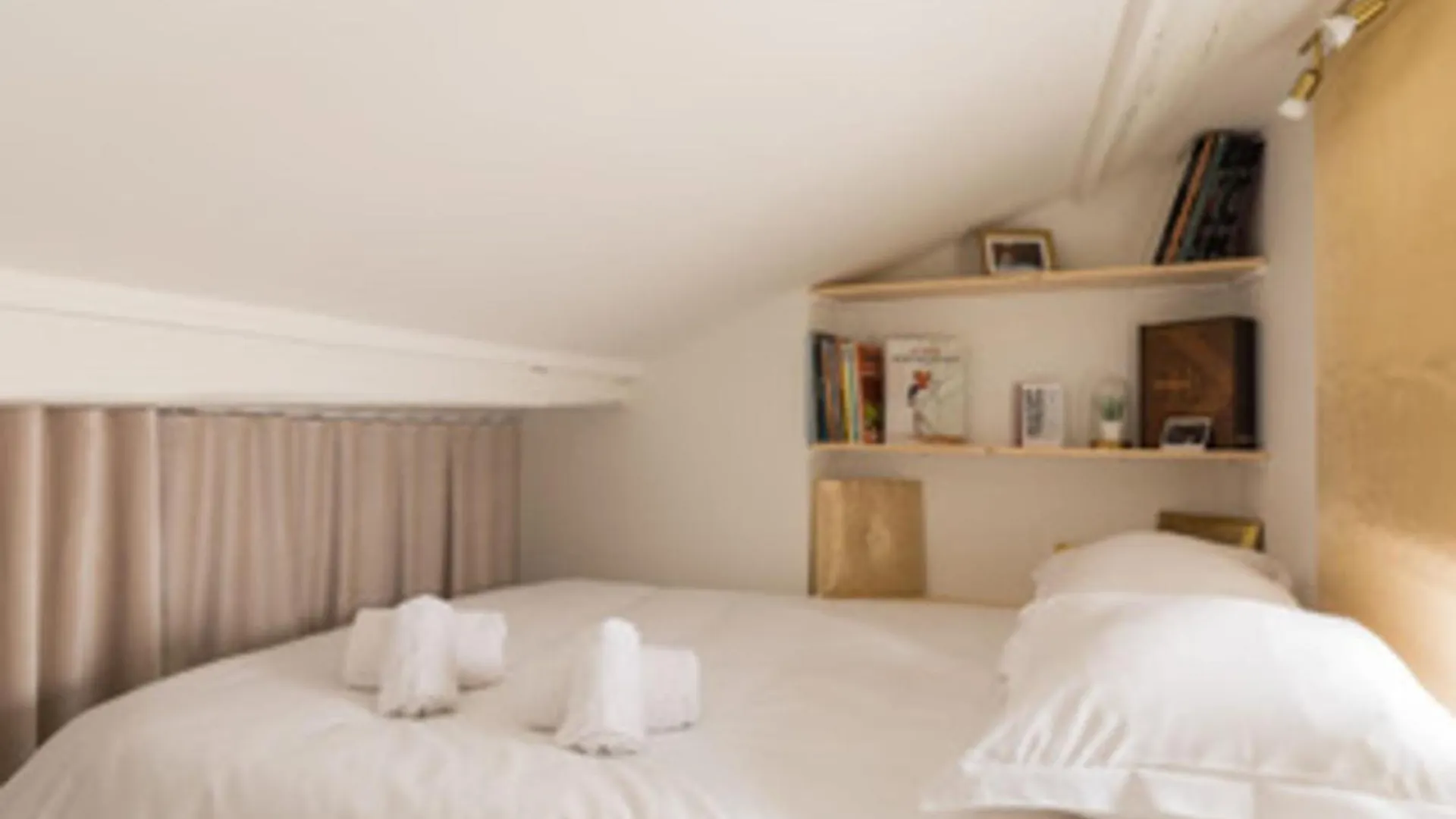 Charming Two-Bedroom Duplex Saxe Gambetta Lyon